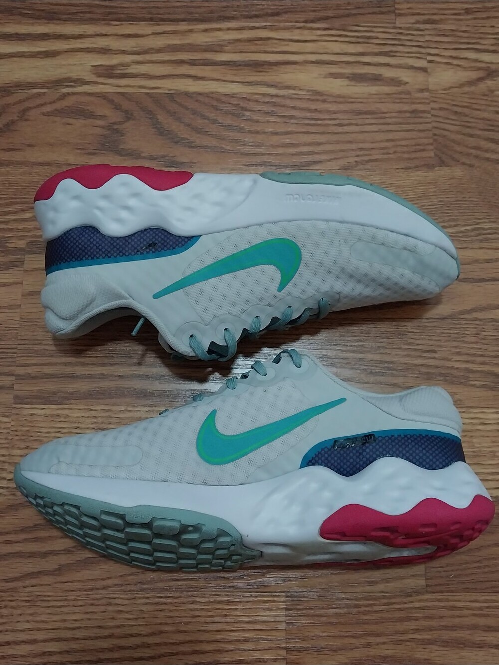 Nike Renew Ride 3 Running Shoes Women Size 10 Sneakers